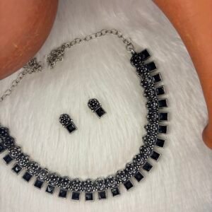 SILVER ANTIC NECKLACE