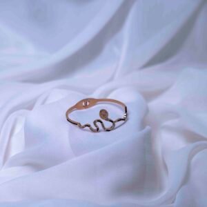 anti tarnish magnetic bangle