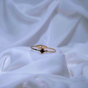 anti tarnish magnetic bangle