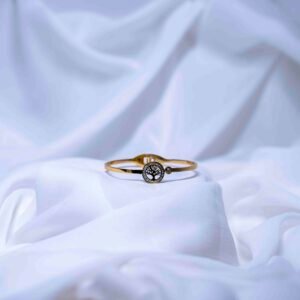 anti tarnish magnetic bangle